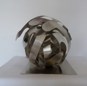 T236 boule entrelacs aluminium 40x40 sur socle